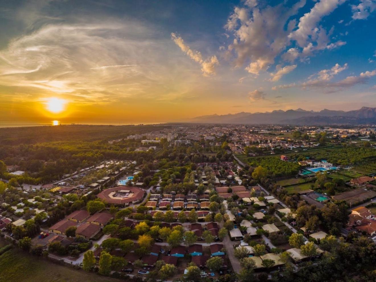 Chalets Tuscany Viareggio Eksteriør billede